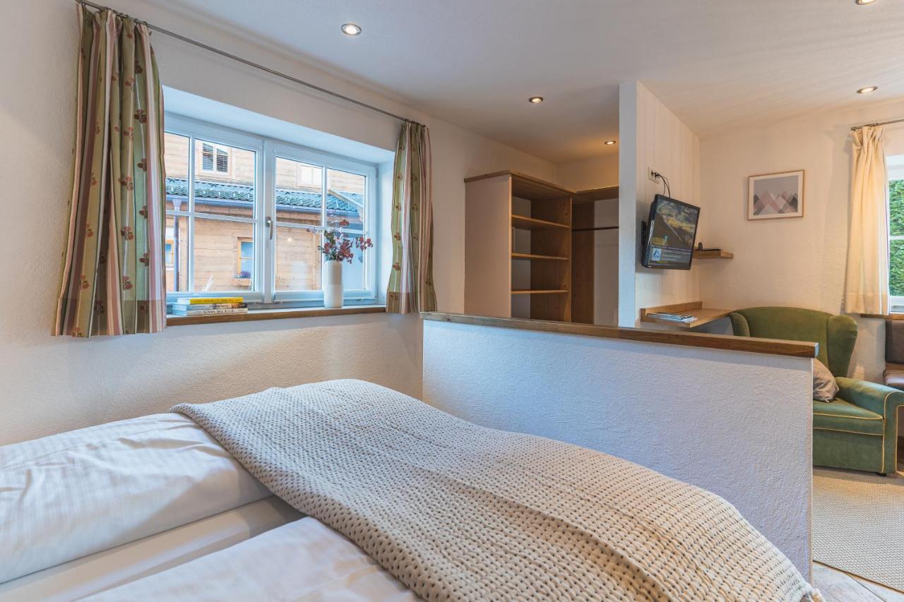 Dorfchalets & Apartments - Authentic Experience In Centre Of Kaprun Including Tauernspa And Summercard Eksteriør billede