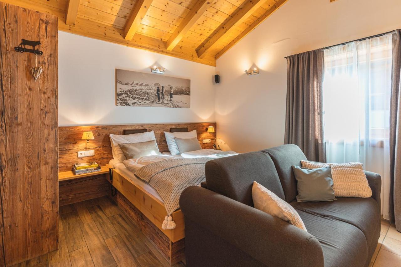 Dorfchalets & Apartments - Authentic Experience In Centre Of Kaprun Including Tauernspa And Summercard Eksteriør billede