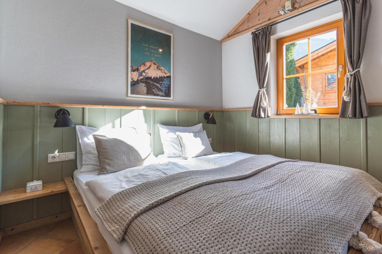 Dorfchalets & Apartments - Authentic Experience In Centre Of Kaprun Including Tauernspa And Summercard Eksteriør billede