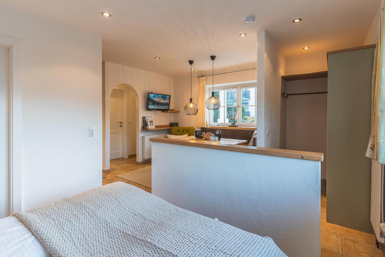 Dorfchalets & Apartments - Authentic Experience In Centre Of Kaprun Including Tauernspa And Summercard Eksteriør billede