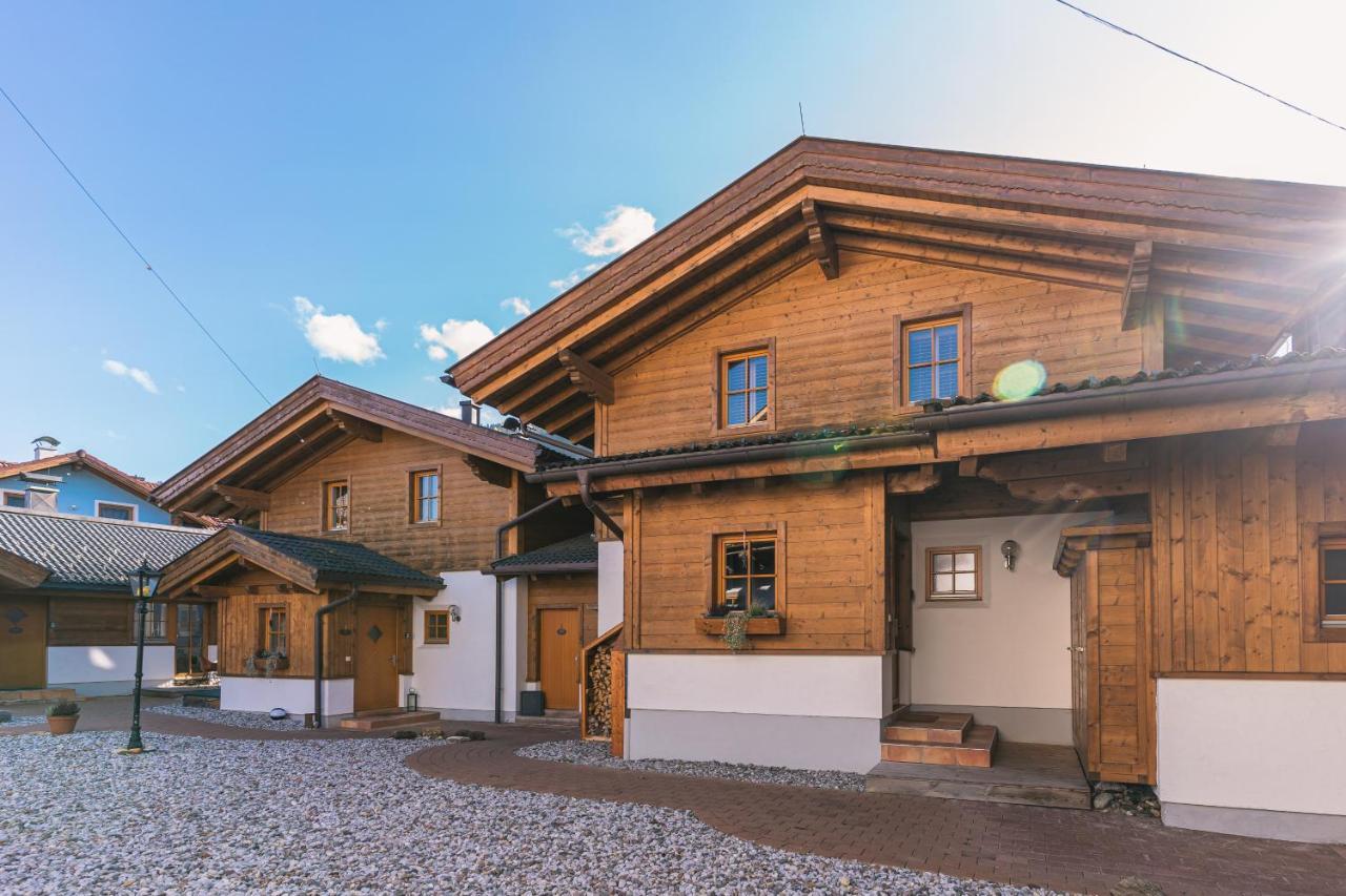 Dorfchalets & Apartments - Authentic Experience In Centre Of Kaprun Including Tauernspa And Summercard Eksteriør billede