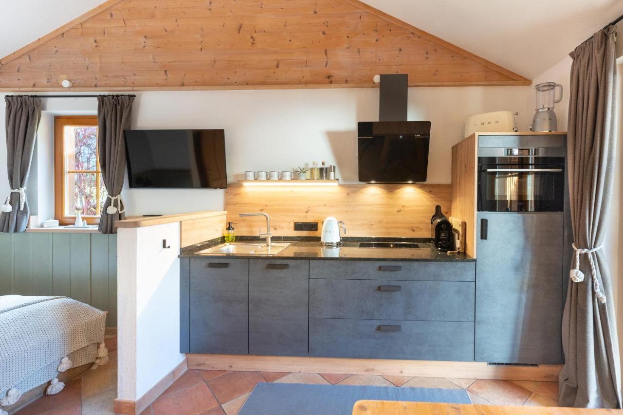 Dorfchalets & Apartments - Authentic Experience In Centre Of Kaprun Including Tauernspa And Summercard Eksteriør billede
