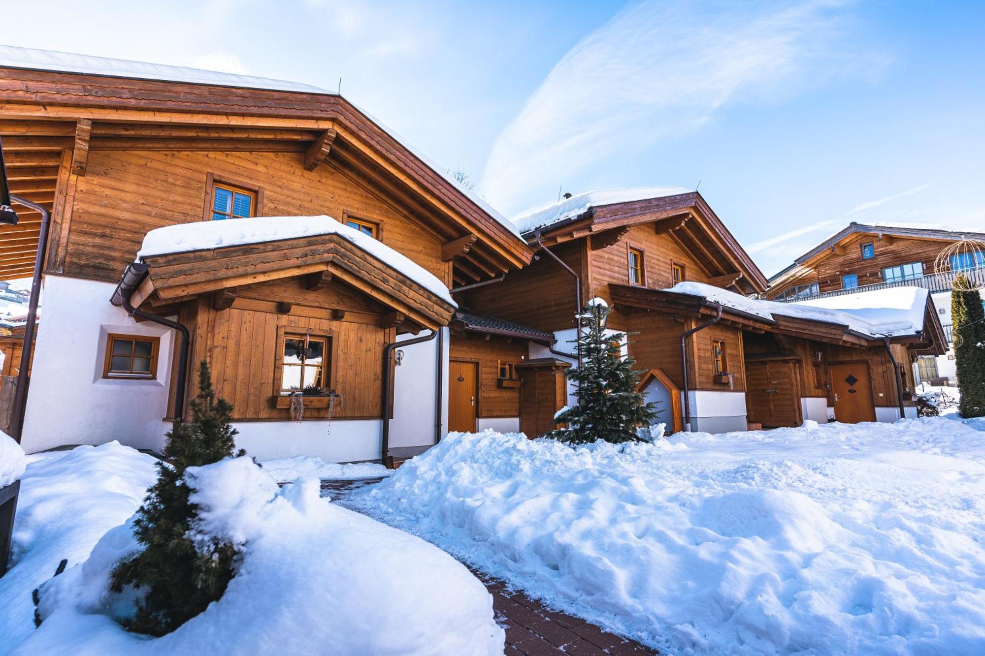 Dorfchalets & Apartments - Authentic Experience In Centre Of Kaprun Including Tauernspa And Summercard Eksteriør billede
